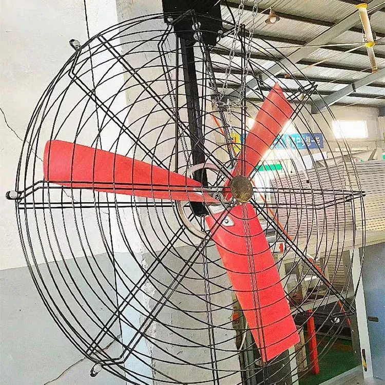 ¿Por qué se prefiere el acero inoxidable o la poliamida para las aspas redondas de los ventiladores de las casas de vacas?